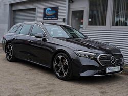 Grau Gebraucht 2024 Mercedes E220 Avantgarde Limousine | 42.200 € (Superpreis)