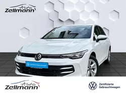 Weiss Gebraucht 2024 VW Golf VIII Life Limousine | 25.438 € (Fairer Preis)