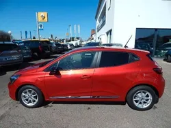 Rot Gebraucht 2022 Renault Clio V Zen Kleinwagen | 14.990 € (Guter Preis)