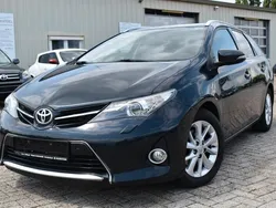 Schwarz Gebraucht 2014 Toyota Auris Touring Sports Life+ Kombi | 8.450 € (Fairer Preis)