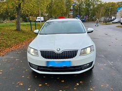 Weiß Gebraucht 2016 Skoda Octavia Kombi | 10.000 € (Teuer)