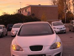 Weiß Gebraucht 2009 Seat Leon Kleinwagen | 2.400 € (Guter Preis)