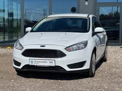 Weiß Gebraucht 2016 Ford Focus Limousine | 7.990 € (Fairer Preis)