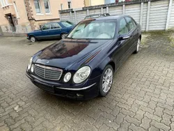 Blau Gebraucht 2003 Mercedes E220 Limousine | 2.400 € (Superpreis)