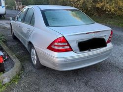 Grau Gebraucht 2000 Mercedes C200 Limousine | 1.150 €