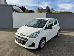 Weiß Gebraucht 2017 Hyundai i10 Classic Kleinwagen | 5.499 € (Fairer Preis)