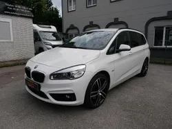 Weiß Gebraucht 2018 BMW 220 Gran Tourer Sport Line Van / Kleinbus | 22.950 € (Etwas zu teuer)
