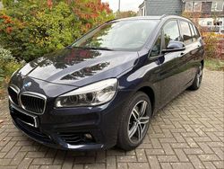 Blau Gebraucht 2017 BMW 218 Gran Tourer Sport Line Van / Kleinbus | 19.999 € (Etwas zu teuer)