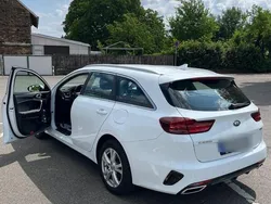 Weiß Gebraucht 2021 Kia Ceed Platinum Kombi | 15.999 € (Fairer Preis)