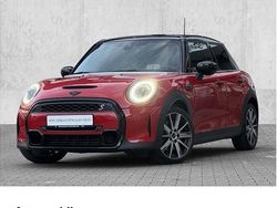 Rot Gebraucht 2022 Mini Cooper S Clubman Untold Edition Kombi | 28.690 € (Fairer Preis)