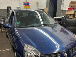 Blau Gebraucht 2003 Renault Clio II Kleinwagen | 1.100 € (Guter Preis)