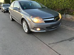 Grau Gebraucht 2007 Opel Astra GTC Coupé | 1.450 € (Etwas zu teuer)