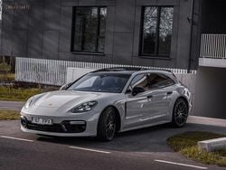 Grau Gebraucht 2021 Porsche Panamera GTS Sport Turismo Limousine | 92.000 € (Teuer)