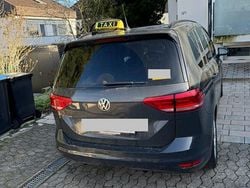 Schwarz Gebraucht 2020 VW Touran United Van / Kleinbus | 8.600 € (Guter Preis)