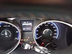 Grau Gebraucht 2012 Hyundai ix35 Comfort SUV | 7.000 € (Fairer Preis)