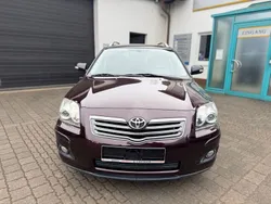 Braun Gebraucht 2008 Toyota Avensis Sol Kombi | 4.999 € (Teuer)