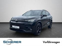 Grenadillschwarz metallic (metallic) Gebraucht 2025 VW Tiguan R-line SUV | 48.740 € (Etwas zu teuer)