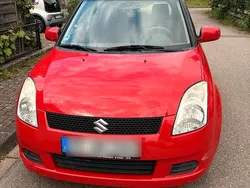 Rot Gebraucht 2003 Suzuki Swift Kleinwagen | 2.150 €