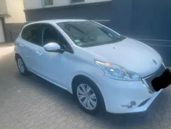 Weiß Gebraucht 2013 Peugeot 208 Kleinwagen | 3.999 € (Fairer Preis)