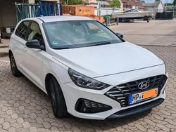 Weiß Gebraucht 2021 Hyundai i30 Edition 30 Limousine | 15.900 € (Fairer Preis)