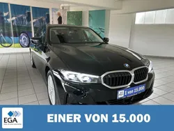Schwarz Gebraucht 2023 BMW 320 Shadowline Limousine | 38.950 € (Fairer Preis)