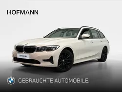 Weiß Gebraucht 2022 BMW 318 Advantage Kombi | 24.890 € (Guter Preis)