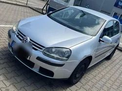 Silber Gebraucht 2004 VW Golf V Kleinwagen | 3.200 € (Fairer Preis)