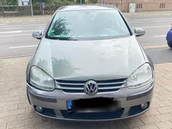 Grau Gebraucht 2001 VW Golf IV Kleinwagen | 2.000 € (Etwas zu teuer)