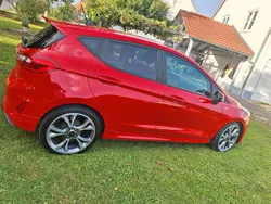Rot Gebraucht 2021 Ford Fiesta Kleinwagen | 15.000 € (Etwas zu teuer)