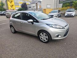 Silber Gebraucht 2010 Ford Fiesta Trend Kleinwagen | 4.700 € (Fairer Preis)