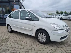 Weiß Gebraucht 2008 Citroën Xsara Picasso Van / Kleinbus | 1.490 € (Fairer Preis)