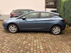 Deep sky Gebraucht 2017 Opel Astra Edition Kleinwagen | 9.299 € (Fairer Preis)