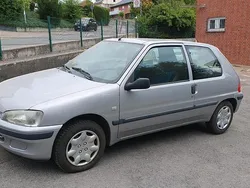 Silber Gebraucht 2001 Peugeot 106 Kleinwagen | 400 €