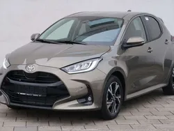 Bronze Neu 2025 Toyota Yaris Hybrid Kleinwagen | 27.490 € (Fairer Preis)