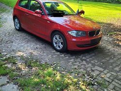 Rot Gebraucht 2009 BMW 118 Kleinwagen | 4.200 € (Guter Preis)