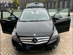 Schwarz Gebraucht 2011 Mercedes B180 Van / Kleinbus | 7.900 € (Fairer Preis)