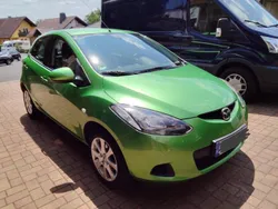 Grün Gebraucht 2009 Mazda 2 Kleinwagen | 3.400 €