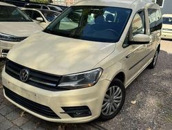 Beige Gebraucht 2017 VW Caddy Van / Kleinbus | 8.500 €