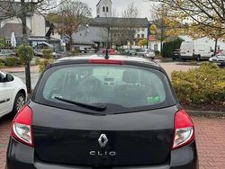 Gebraucht 2011 Renault Clio II Dynamique Limousine | 3.400 € (Fairer Preis)