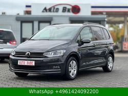 Grau Gebraucht 2024 VW Touran Van / Kleinbus | 29.950 € (Fairer Preis)