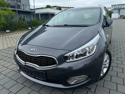 Grau Gebraucht 2015 Kia Ceed Sportswagon Kombi | 7.970 € (Guter Preis)