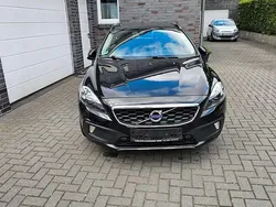Schwarz Gebraucht 2014 Volvo V40 CC Summum Kombi | 13.500 € (Fairer Preis)