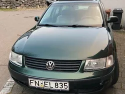 Grün Gebraucht 1997 VW Passat Basis Kombi | 1.500 € (Fairer Preis)