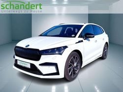 Weiß (moonweiss metallic (weiß)) Gebraucht 2024 Skoda Enyaq iV SportLine SUV | 33.880 € (Guter Preis)