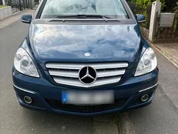Blau Gebraucht 2010 Mercedes B200 Van / Kleinbus | 3.000 € (Etwas zu teuer)
