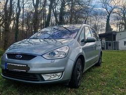 Grau Gebraucht 2009 Ford Galaxy Van / Kleinbus | 5.700 €