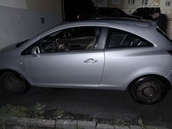 Silber Gebraucht 2009 Opel Corsa Kleinwagen | 1.100 €
