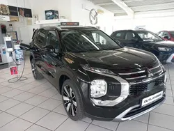 Kristallschwarz met. Neu 2025 Mitsubishi Outlander P-HEV Edition SUV | 53.990 € (Fairer Preis)