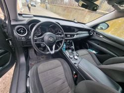 Grau Gebraucht 2017 Alfa Romeo Stelvio Super SUV | 13.900 €