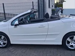 Weiß Gebraucht 2011 Peugeot 207 Platinum Cabrio | 4.250 € (Teuer)
